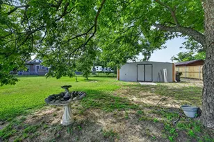 801 S Hall St, Ennis, TX 75119 - Photo 23