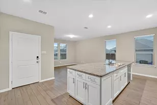 4716 Stunning Pathway, Haltom City, TX 76117 - Photo 9