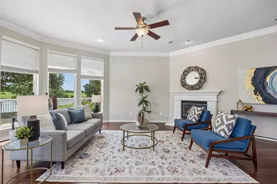 9014 Crown Point Circle, Irving, TX 75063 - Photo 9