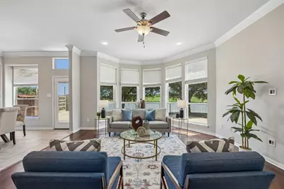 9014 Crown Point Circle, Irving, TX 75063 - Photo 7