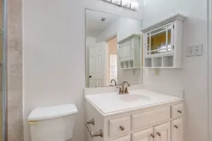 8609 Rugby Dr, Irving, TX 75063 - Photo 19
