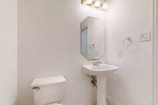 8609 Rugby Dr, Irving, TX 75063 - Photo 37
