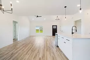 204 Private Road 33083, Sumner, TX 75486 - Photo 9