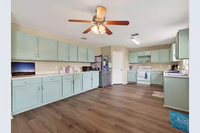 2405 Chestnut Drive, Little Elm, TX 75068 - Photo 9