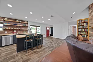 3328 English Creek Ct, Azle, TX 76020 - Photo 11