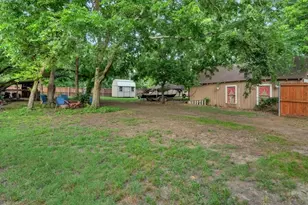 823 S Crockett St, Sherman, TX 75090 - Photo 23