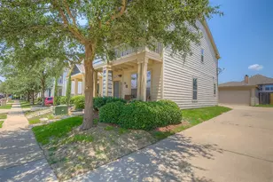10800 Astor Dr, Fort Worth, TX 76244 - Photo 3