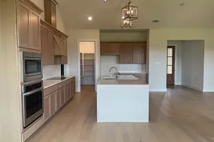 112 Aiden Dr, Waxahachie, TX 75165 - Photo 9