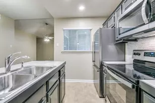 8601 Park Ln, Dallas, TX 75231 - Photo 9