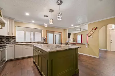 948 Meadowcove Circle, Garland, TX 75043 - Photo 17