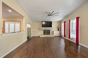 948 Meadowcove Cir, Garland, TX 75043 - Photo 13