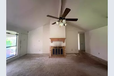 110 E Schreiber Street, Garland, TX 75040 - Photo 3