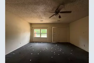 110 E Schreiber Street, Garland, TX 75040 - Photo 17
