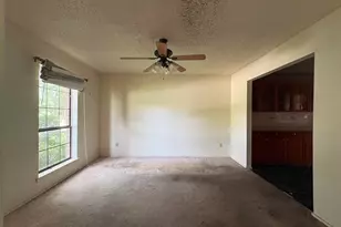 110 E Schreiber St, Garland, TX 75040 - Photo 7