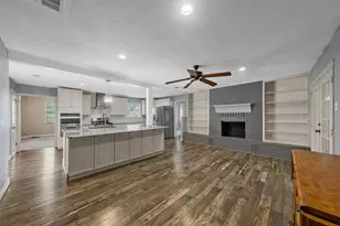 605 N Roberts St, West, TX 76691 - Photo 7