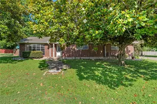 605 N Roberts St, West, TX 76691 - Photo 3