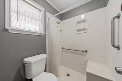 605 N Roberts Street, West, TX 76691 - Photo 19