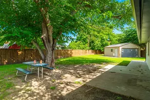 301 Bernice Ct, Burleson, TX 76028 - Photo 25