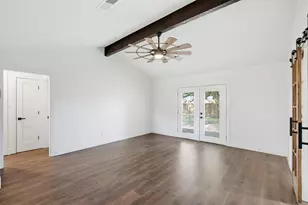 301 Bernice Ct, Burleson, TX 76028 - Photo 5