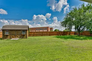 1808 College St, Gainesville, TX 76240 - Photo 27