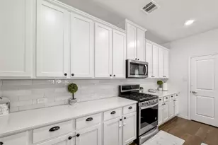 10415 Lone Star Wy, Aubrey, TX 76227 - Photo 5