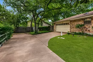 1455 Warrington Ct, Fort Worth, TX 76112 - Photo 5