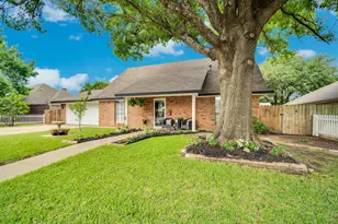 1647 E Pleasant Dr, Midlothian, TX 76065 - Photo 1