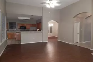 4836 Gloucester Dr, Grand Prairie, TX 75052 - Photo 5