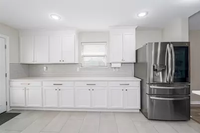 5505 Thunder Bay Drive, Fort Worth, TX 76119 - Photo 9