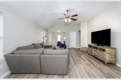 5505 Thunder Bay Drive, Fort Worth, TX 76119 - Photo 13