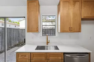 612 Ridgeline Dr, Hurst, TX 76053 - Photo 9