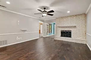 2005 Prince John Dr, Grand Prairie, TX 75050 - Photo 9