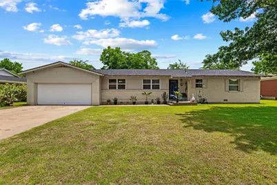 1213 Park Center Street, Benbrook, TX 76126 - Photo 1