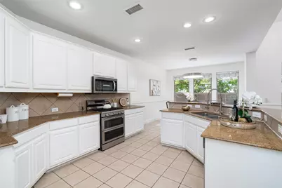 9857 Avalon Drive, Frisco, TX 75035 - Photo 11