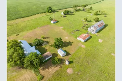 16401 Cedar Rock Parkway, Crawford, TX 76638 - Photo 17