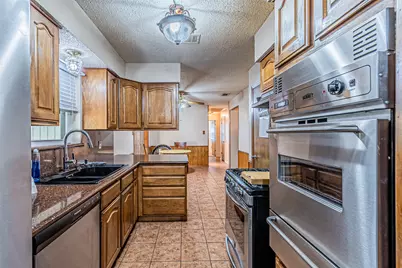 2211 Clover Park Drive, Arlington, TX 76013 - Photo 21
