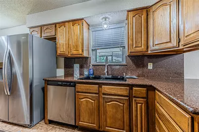 2211 Clover Park Drive, Arlington, TX 76013 - Photo 19