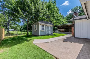 2211 Clover Park Dr, Arlington, TX 76013 - Photo 5