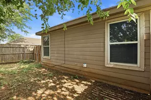 1452 Pine Ln, Fort Worth, TX 76140 - Photo 19