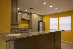4938 Blue Water Cir, Granbury, TX 76049 - Photo 5