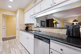4933 Skillman St, Dallas, TX 75206 - Photo 15