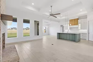 2120 Middlewood Cir, Granbury, TX 76049 - Photo 13