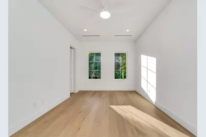 9034 Forest Hills Boulevard, Dallas, TX 75218 - Photo 19