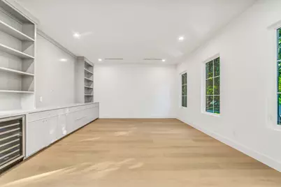9034 Forest Hills Boulevard, Dallas, TX 75218 - Photo 17