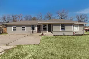 801 Pecan St, Sanger, TX 76266 - Photo 3
