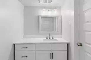 10574 High Hollows Dr, Dallas, TX 75230 - Photo 17