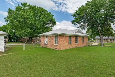422 W Daugherty Drive, Garland, TX 75041 - Photo 23