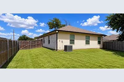 300 Lipscomb Street, Cleburne, TX 76031 - Photo 29