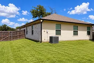 300 Lipscomb St, Cleburne, TX 76031 - Photo 29