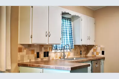 501 N 10th Street, San Saba, TX 76877 - Photo 15